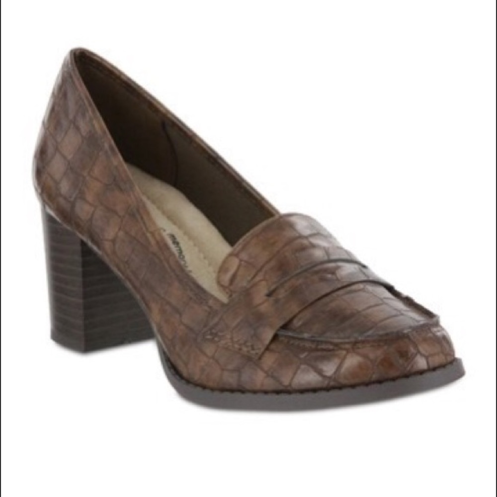$49 NWT MIA AMORE Ilsa Croc Embossed Loafer Pump